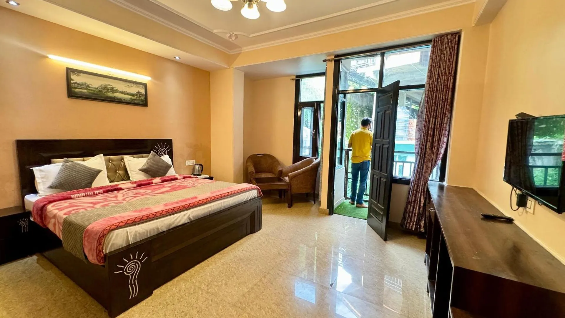 The Royal Moon Hotel Shimla 3*,