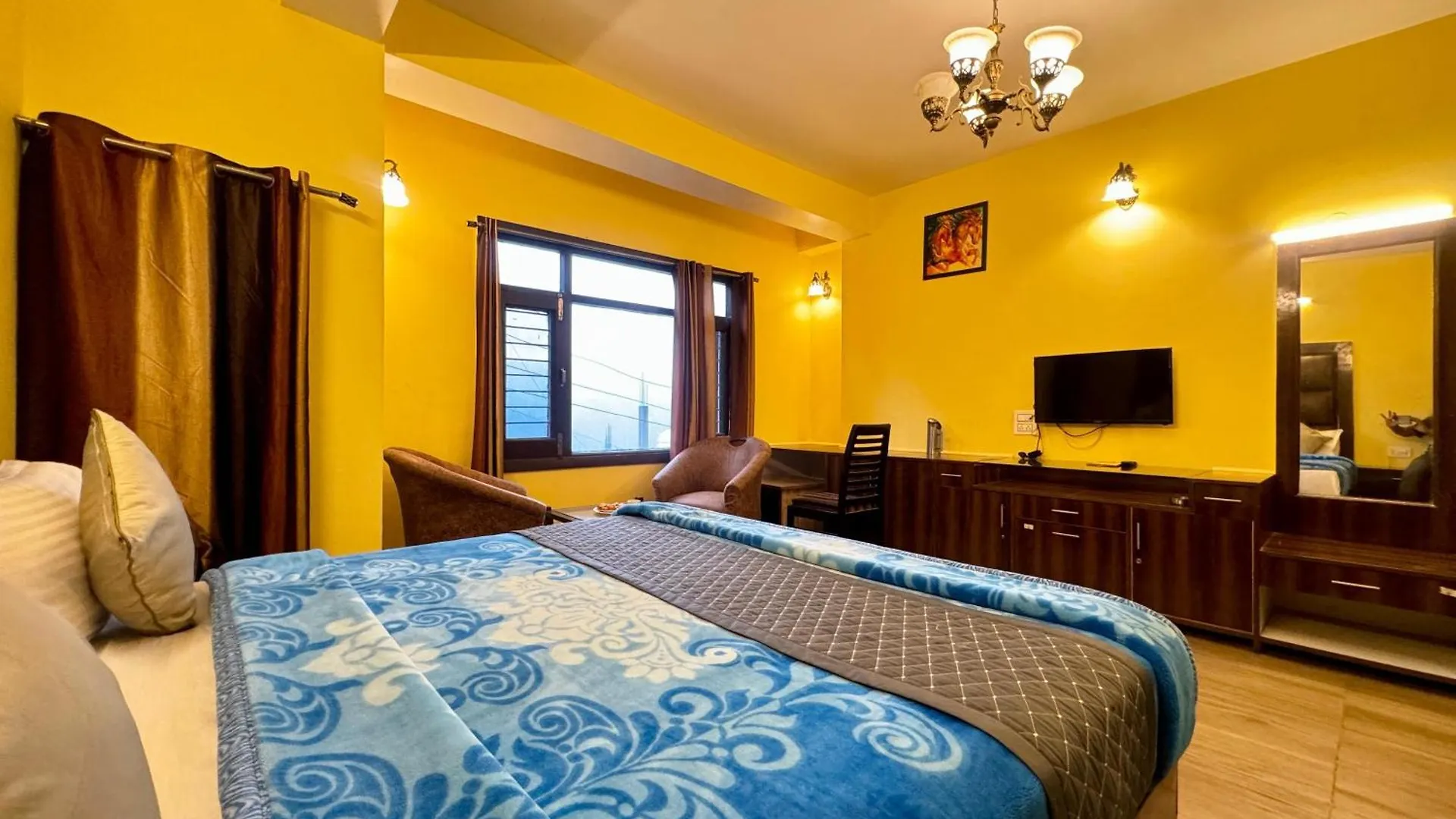 The Royal Moon Hotel Shimla